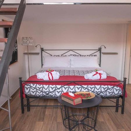 Little House In The Centre Nettuno Apartment Bagian luar foto
