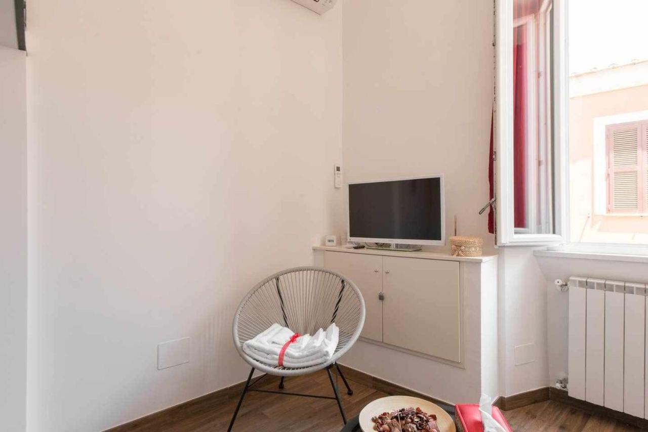 Little House In The Centre Nettuno Apartment Bagian luar foto
