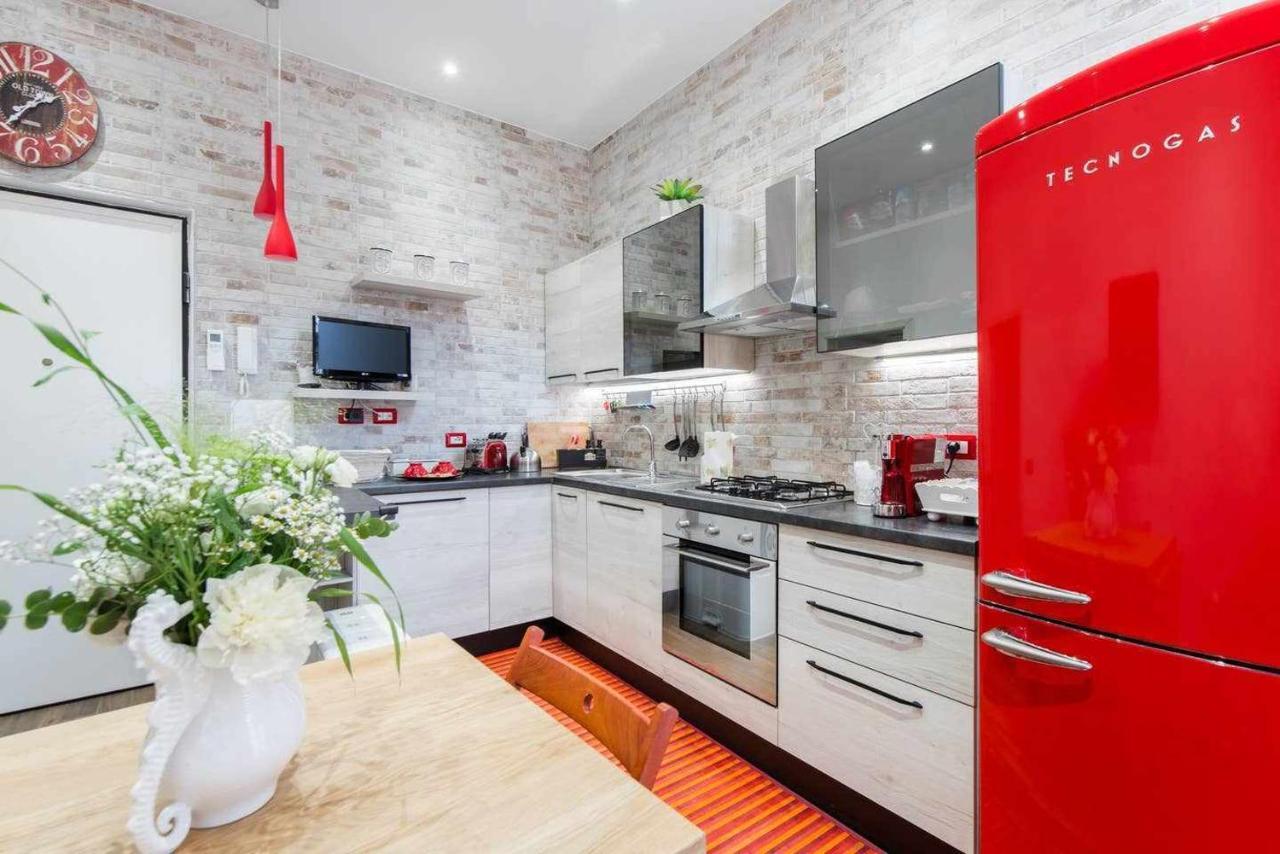 Little House In The Centre Nettuno Apartment Bagian luar foto