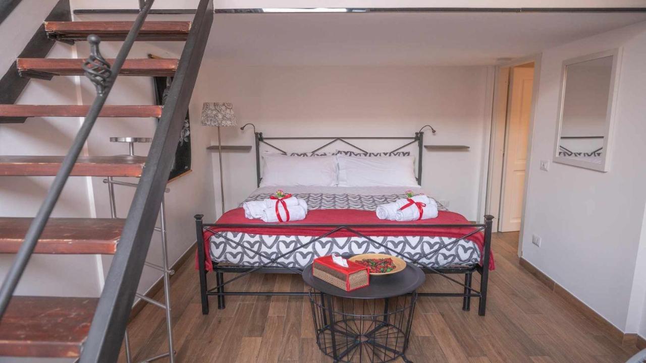 Little House In The Centre Nettuno Apartment Bagian luar foto
